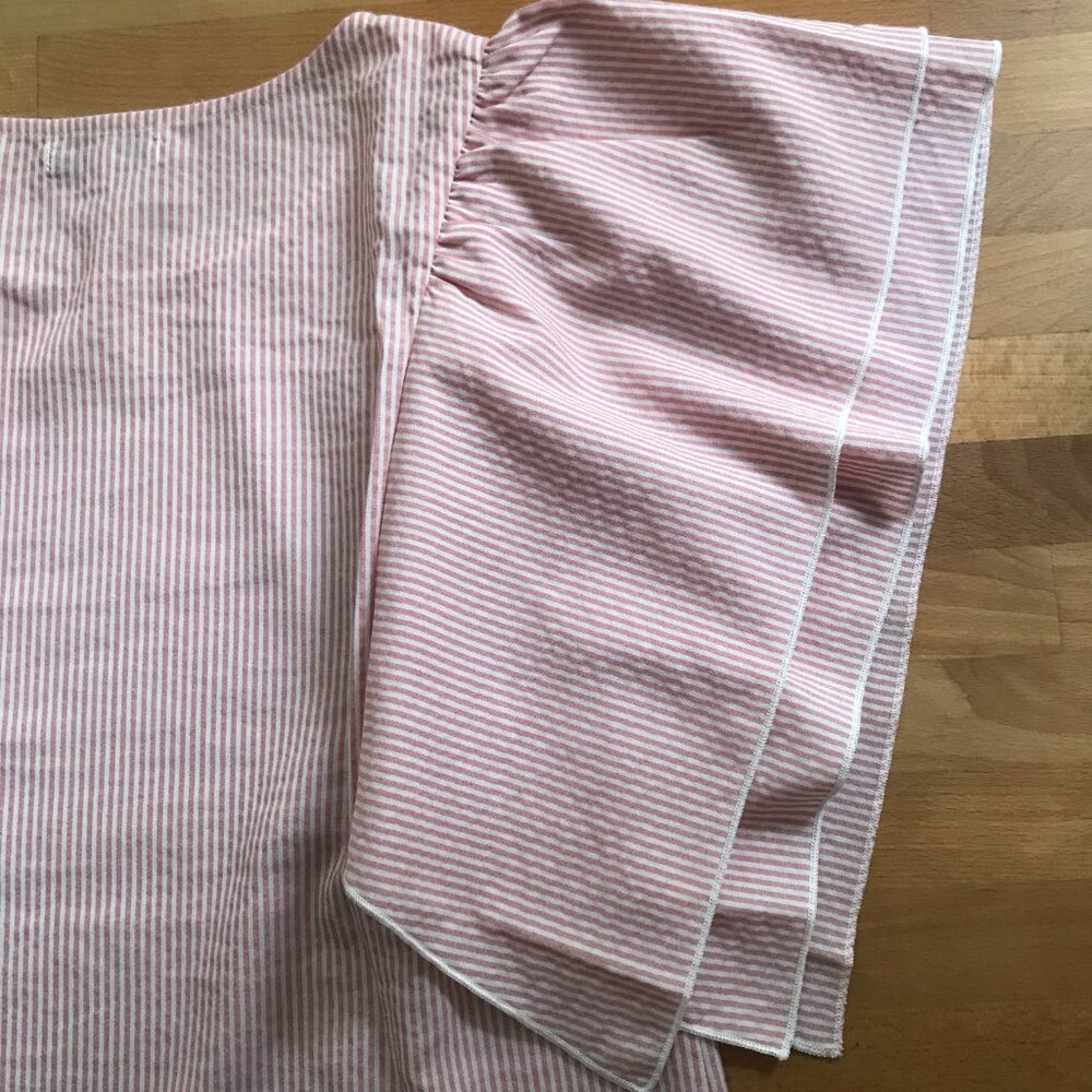 A Dip Of Darling Striped Blouse with Ruffled Flutter Sleeves Cotton S - Picture 6 of 6